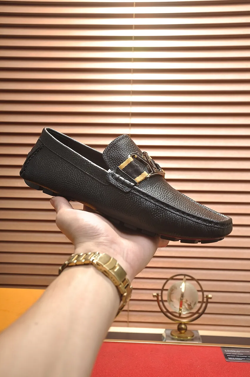 Men's men's shoes 💰420💶 [LV Doudou shoes] (water-dyed cowhide lining) new model is on the market, available on the official website. The new Doudou shoes are processed into single-color materials, and the uppers are made of imported cowhide material. The body of the shoe is fully hemmed with mark thread, and is lined with imported original cowhide leather. The elegant shoe shape is super suitable for all-matching, and the size is 38-44.
